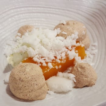 La Forquilla - Tocinillo de cielo con sorbete de lima y albahaca, granizado de coco y espuma de canela - Spanish Near Me - Barcelona, B La Forquilla - Tocinillo de cielo con sorbete de lima y albahaca, granizado de coco y espuma de canela - Spanish Near Me - Barcelona, B