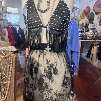 Dream Den Boutique - Women's Clothing Near Me - Apple Valley, California Dream Den Boutique - Women's Clothing Near Me - Apple Valley, California
