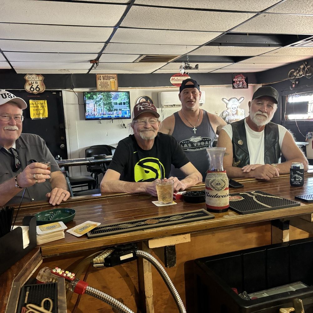 Turnpike Tavern - Hanging out at the bar with Charlie and the boys! - Dive Bars Near Me - Coweta, Oklahoma Turnpike Tavern - Hanging out at the bar with Charlie and the boys! - Dive Bars Near Me - Coweta, Oklahoma