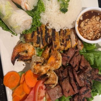 Young's Cafe - grilled combo rice platter - Vietnamese Near Me - Fort Collins, Colorado