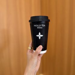 Molly Tea - White Champaca Oolong Mik Tea | IG: xstina.eats