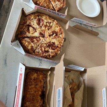 Domino's Pizza - Hand tossed half cheese half pepperoni, salami and pepperoni, cheesy bread and garlic knots. Each item only $7.99. - Pizza Near Me - Pāhoa, Hawaii Domino's Pizza - Hand tossed half cheese half pepperoni, salami and pepperoni, cheesy bread and garlic knots. Each item only $7.99. - Pizza Near Me - Pāhoa, Hawaii