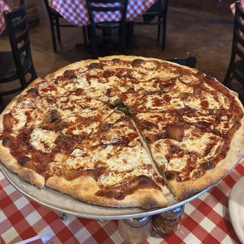 Grimaldi's Pizzeria - Cheese pizza with barbecue sauce. First time coming here and not disappointed :) - Pizza Near Me - Chandler, Arizona Grimaldi's Pizzeria - Cheese pizza with barbecue sauce. First time coming here and not disappointed :) - Pizza Near Me - Chandler, Arizona
