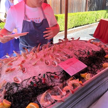 Bouchon - Fruits de Mer --- Snow Crab Claws, Oysters, Prawns - French Near Me - Yountville, California Bouchon - Fruits de Mer --- Snow Crab Claws, Oysters, Prawns - French Near Me - Yountville, California