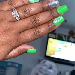 Glamour Diva Nails