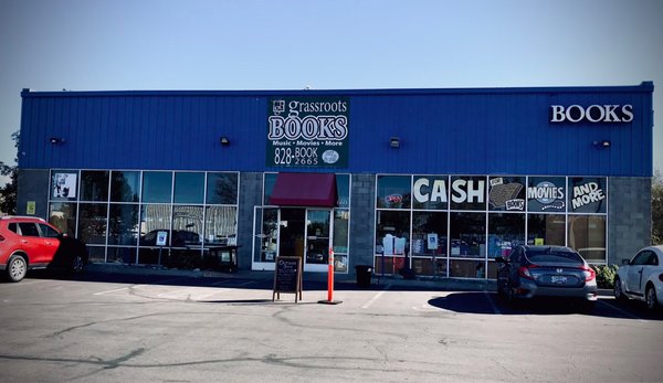 Grassroots Books by null