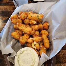 Brennan's - Cheese curds