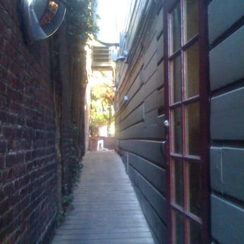 La Note - Alley to Patio - French Near Me - Berkeley, California La Note - Alley to Patio - French Near Me - Berkeley, California