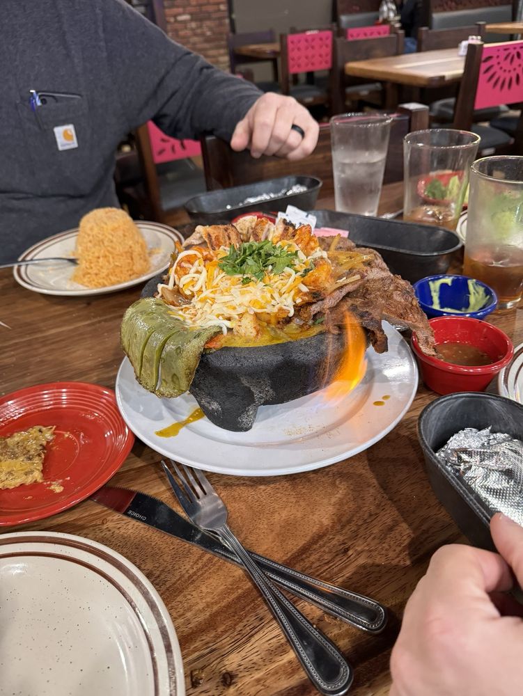 Alejos Mexican Grill & Bar Logo