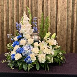Diana's Flowers And Gifts