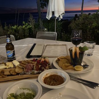 Las Brisas - Chips, Salsa & Guacamole, wine, cheese and crackers, Seafood Cóctel - Mexican Near Me - Laguna Beach, California Las Brisas - Chips, Salsa & Guacamole, wine, cheese and crackers, Seafood Cóctel - Mexican Near Me - Laguna Beach, California