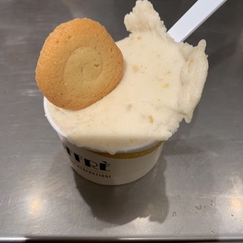 Gelateria Giuffrè - pear and ginger flavor - Ice Cream & Frozen Yogurt Near Me - Rome, RM