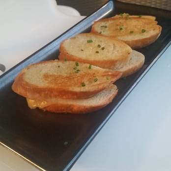 Amuse Wine Bar - Mini grilled cheese - Wine Bars Near Me - Honolulu, Hawaii