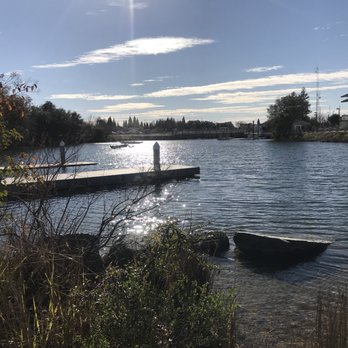 Lake Natoma - I like kayaking on Lake Natoma! - Lakes Near Me - Folsom, California Lake Natoma - I like kayaking on Lake Natoma! - Lakes Near Me - Folsom, California