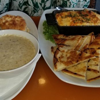 The Executive Diner - Crab dip & pita. Biscuit & gravy. - Diners Near Me - Alexandria, Virginia The Executive Diner - Crab dip & pita. Biscuit & gravy. - Diners Near Me - Alexandria, Virginia