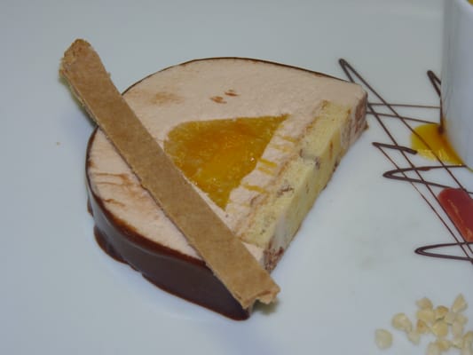 Restaurant L'Embellie (à 7 km de Cluny, En Bourgogne) by null