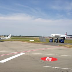 Cafe Himmelsschreiber - Klein und groß. Emirates tripleseven