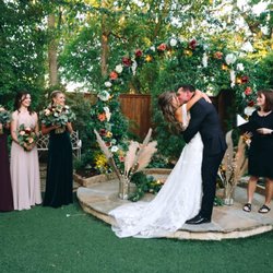 Magnolia Terrace - The venue provided the flower ring.