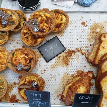 La Petite Souris - Patisserie/Cake Shop Near Me - Alexandra Headland, QLD