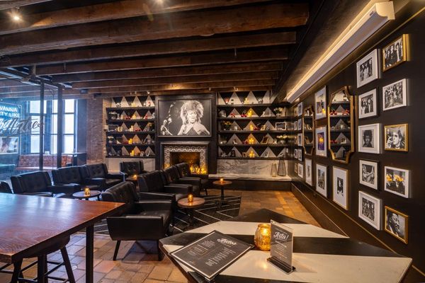 Artie's Backroom & Rooftop by null