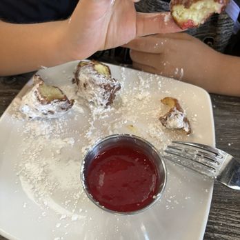 Social Station - Powdered Donuts - American Near Me - Henderson, Nevada