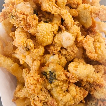 The Beach Plum - Fried whole clam basket with onion rings - Seafood Near Me - Salem, New Hampshire The Beach Plum - Fried whole clam basket with onion rings - Seafood Near Me - Salem, New Hampshire
