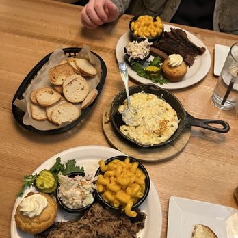 Double B's BBQ - Barbeque Near Me - West Allis, Wisconsin