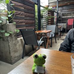 Cafe Toya - Beautiful rustic environment