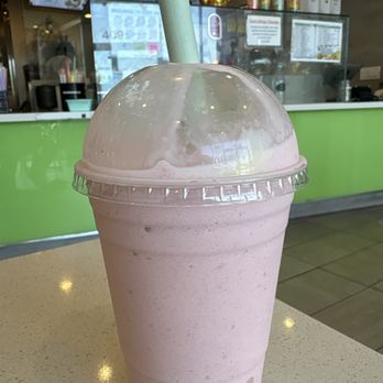 Coco Cane Juice and Ice Cream - strawberry shake - Ice Cream & Frozen Yogurt Near Me - Sacramento, California Coco Cane Juice and Ice Cream - strawberry shake - Ice Cream & Frozen Yogurt Near Me - Sacramento, California