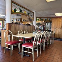 Papa Morgan's Family Restaurant - Walked in and was greeted with a "Good Morning!! Off to a great start and it smells so good.