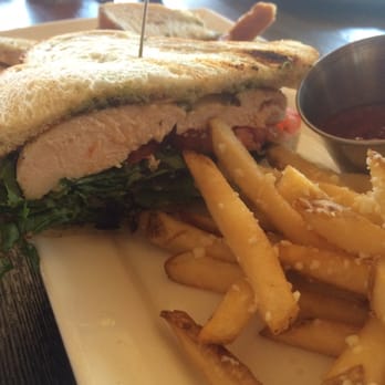 Oakfire - Sant Elmo (chicken) - Pizza Near Me - Lake Geneva, Wisconsin