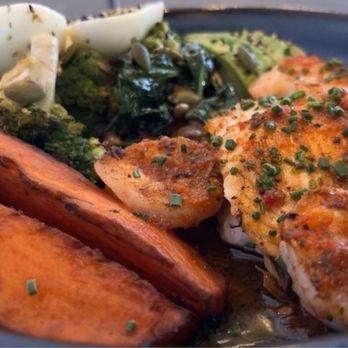 Slapfish - GF - Keto Bowl..Salmon, white fish, shrimp, spinach, carrots, avocado, broccoli, sweet potatoes, hard boiled egg, and pumpkin seeds. - Seafood Near Me - Indianapolis, Indiana