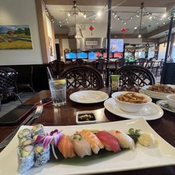Hunan Noodle Bar - Sushi plate
