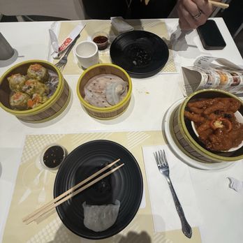 Sam Woo Cafe - Shu Mai, Chicken feet and chive dumplings - Desserts Near Me - Artesia, California
