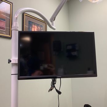 Brandon Smile Center - Get anxiety at the dentist? No problem! Sit back and watch a movie during your exam! - Cosmetic Dentists Near Me - Brandon, Florida Brandon Smile Center - Get anxiety at the dentist? No problem! Sit back and watch a movie during your exam! - Cosmetic Dentists Near Me - Brandon, Florida