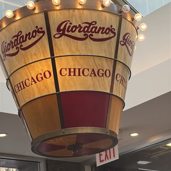 Giordano's - Inside the restaurant - Pizza Near Me - Chicago, Illinois