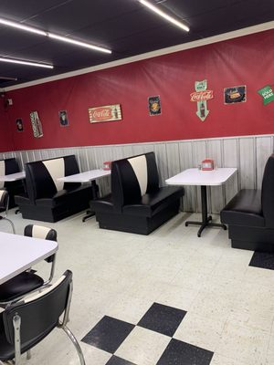 Miss Betty’s Diner and Pizzeria by null