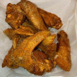 Hollywood Show Bar - Thursday night 4 to 9 pm .75¢ each Jumbo Chicken Wings Eat in ONLY!