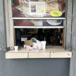 Gran parada cafe - Food window