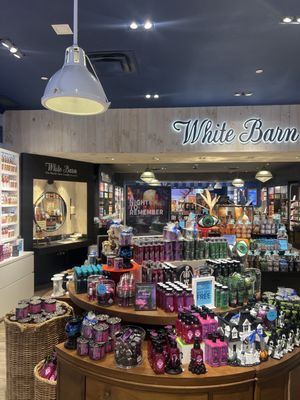 Bath & Body Works by null