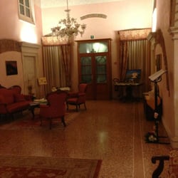 Villa Bongiovanni - Eingangshalle