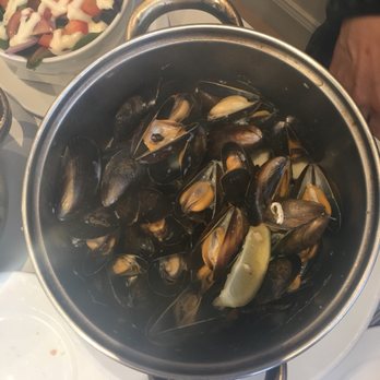 Mussel Inn - 1kilo mussels with shallot sauce - Seafood Near Me - Edinburgh, EDH Mussel Inn - 1kilo mussels with shallot sauce - Seafood Near Me - Edinburgh, EDH