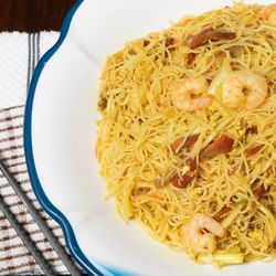 Riverview Garden Restaurant - 36. Singapore style rice noodle.