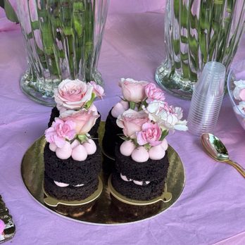 Amelia & Rose - Mini cakes - Custom Cakes Near Me - Orange, New Jersey Amelia & Rose - Mini cakes - Custom Cakes Near Me - Orange, New Jersey