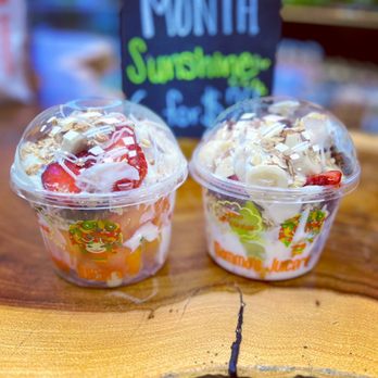 Mamma's Juicery - Bionico bowls! (One without papaya) - our fave!! Their vanilla cream is SO DELISH! - Juice Bars & Smoothies Near Me - Monrovia, California Mamma's Juicery - Bionico bowls! (One without papaya) - our fave!! Their vanilla cream is SO DELISH! - Juice Bars & Smoothies Near Me - Monrovia, California