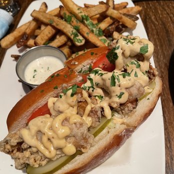 Taylor Shellfish Oyster Bar - Fried Oyster Po Boy Sandwich - Seafood Near Me - Seattle, Washington