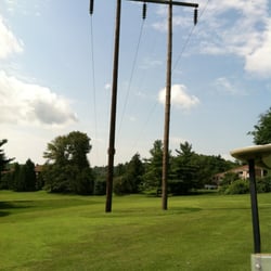 Flying Hills Golf Course - Nice little diversion on hole 3