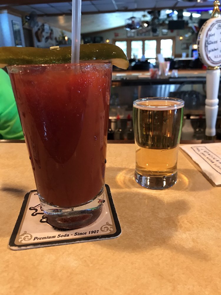 AUGIE’S BAR & GRILL Updated September 2024 206 Willow St, Luxemburg