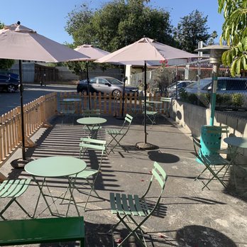 Sweet Cow Cafe - Outdoor patio seating - Ice Cream & Frozen Yogurt Near Me - Pasadena, California Sweet Cow Cafe - Outdoor patio seating - Ice Cream & Frozen Yogurt Near Me - Pasadena, California