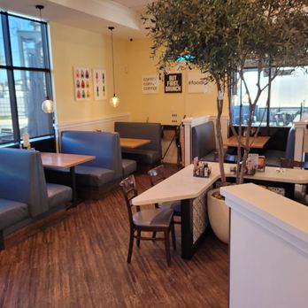 Broken Yolk Cafe - Their open-air patio area! - Breakfast & Brunch Near Me - Rancho Cucamonga, California Broken Yolk Cafe - Their open-air patio area! - Breakfast & Brunch Near Me - Rancho Cucamonga, California